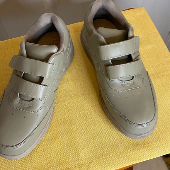 Men’s P.W. Minor Velcro Sneakers - Picture 13 of 16